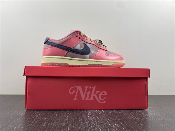 Nike Dunk Low “Barbie”
