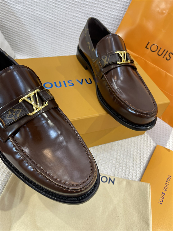 Lv Loafer 049