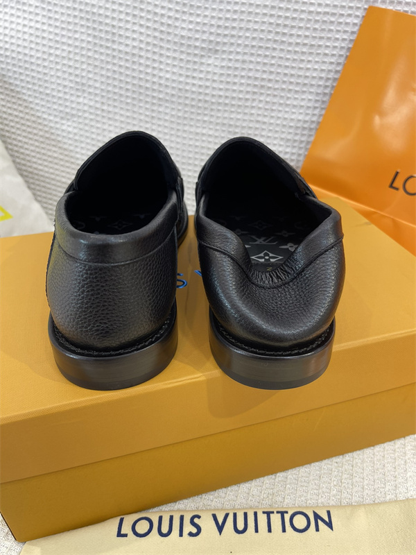 Lv Loafer 053
