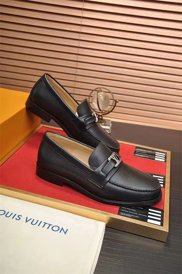 Lv Loafer 063