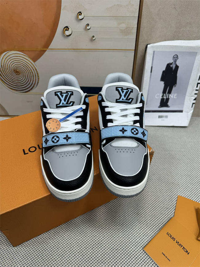 Lv Trainer Sneaker 22