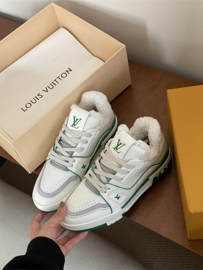 Lv Trainer Sneaker 38