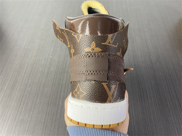 OFF-WHITE x Air Jordan 1 LV