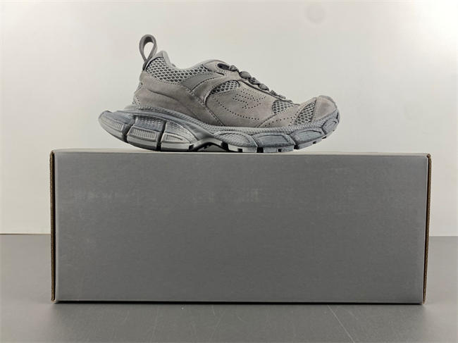 Balenciaga 3XL 230 759693 W3XLH 0210