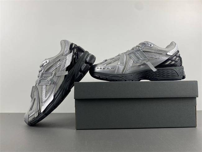 New Balance Silver gray black U1906AAF