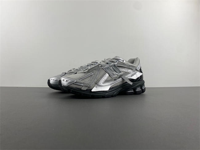 New Balance Silver gray black U1906AAF