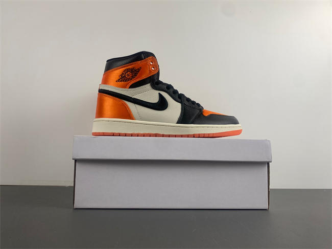 Air Jordan 1 Retro High OG Satin Shattered Backboard AV3725-010