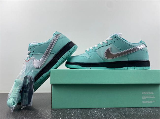Concepts x TIFFANY CO. x Nike SB Dunk Low BV1310-402