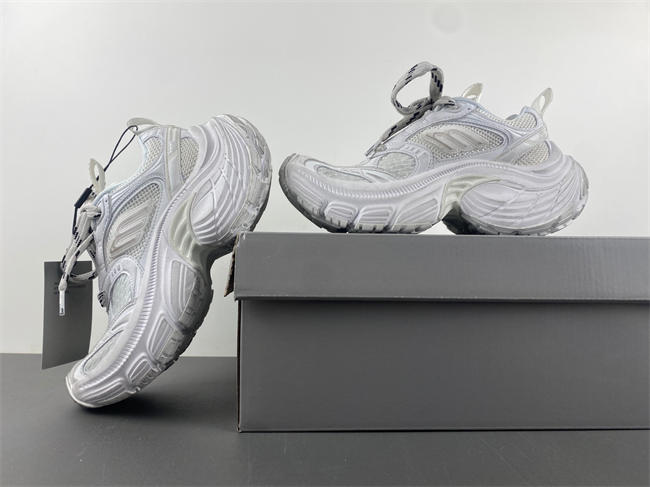 Balenciaga 815853 W2MV2 9000