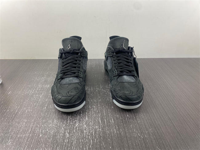 AIR JORDAN 4 RETRO KAWS 930155 001