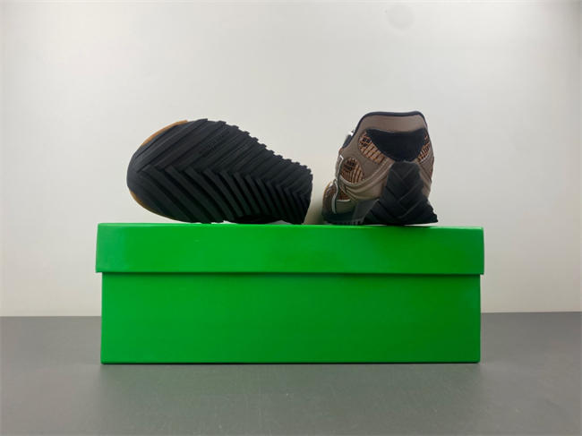 Bottega Veneta Orbit Star Anise BV