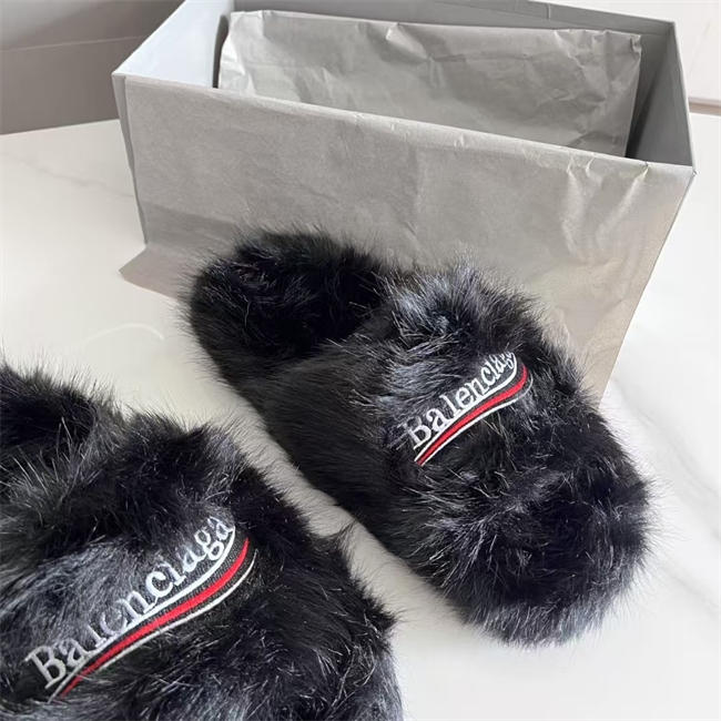 BLCG SLIPPERS