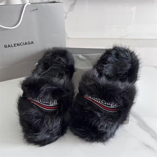 BLCG SLIPPERS