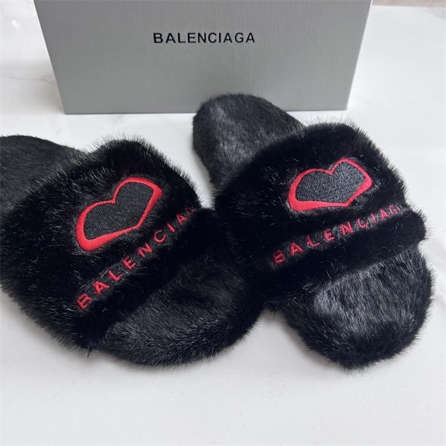 BLCG SLIPPERS