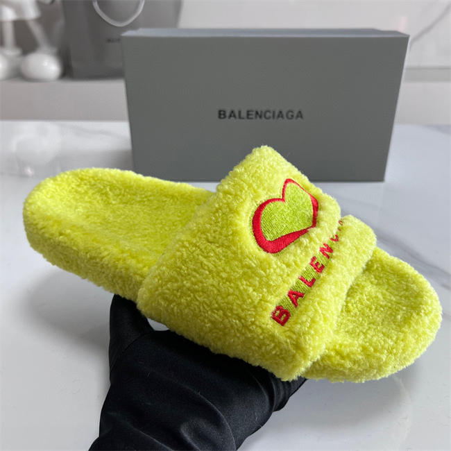 BLCG SLIPPERS