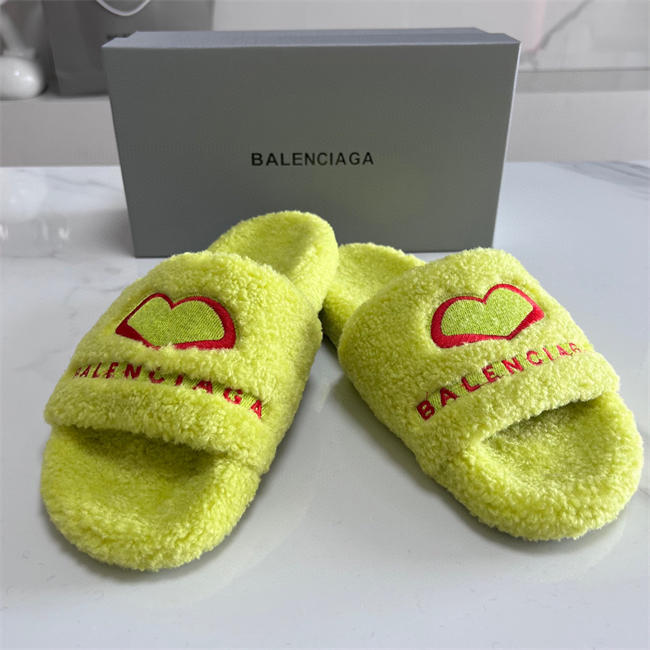 BLCG SLIPPERS