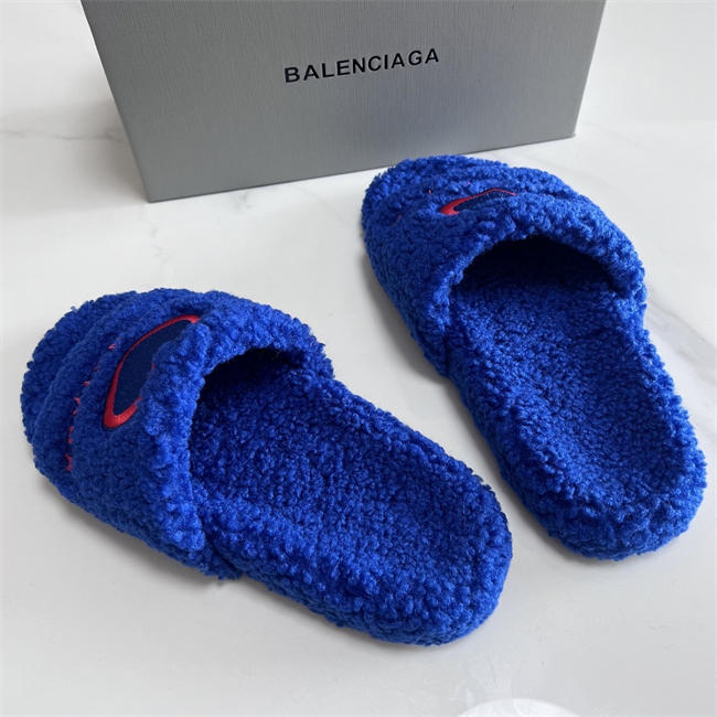 BLCG SLIPPERS