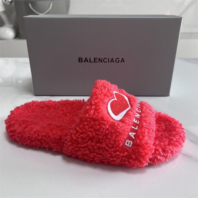 BLCG SLIPPERS