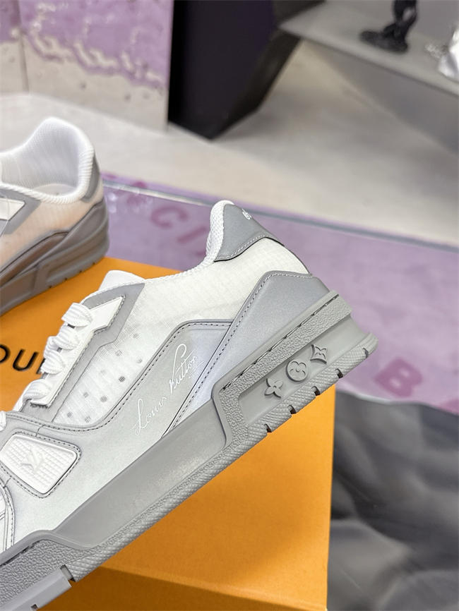 Lv Trainer Sneaker