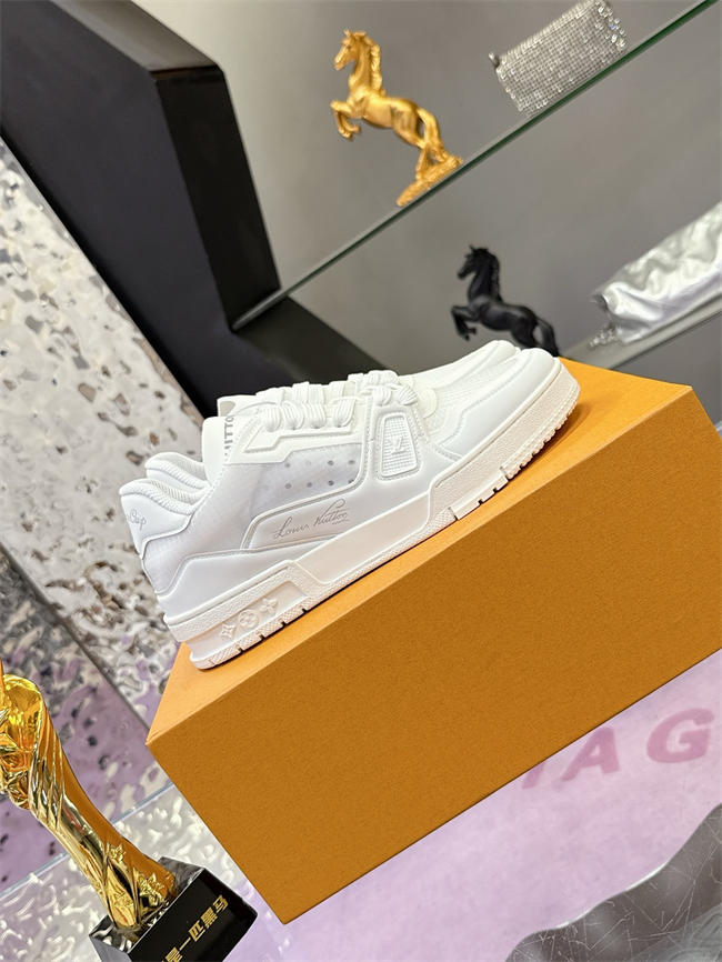 Lv Trainer Sneaker